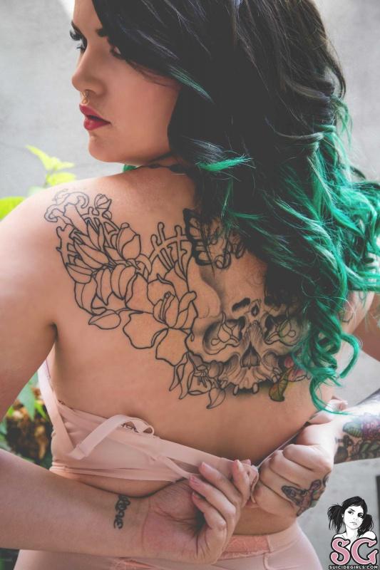 Gordinha peituda pelada gostosa