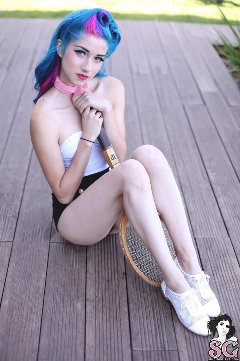 Ninfeta gostosa jogando video game pelada