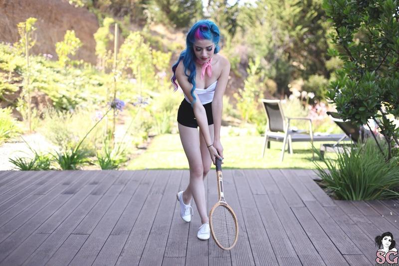 Ninfeta gostosa jogando video game pelada