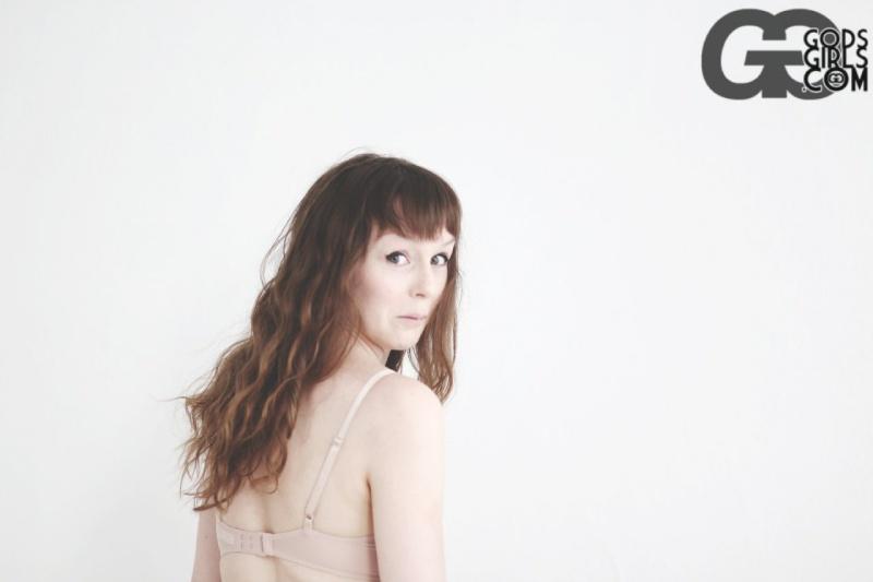 Branquela peludinha peituda