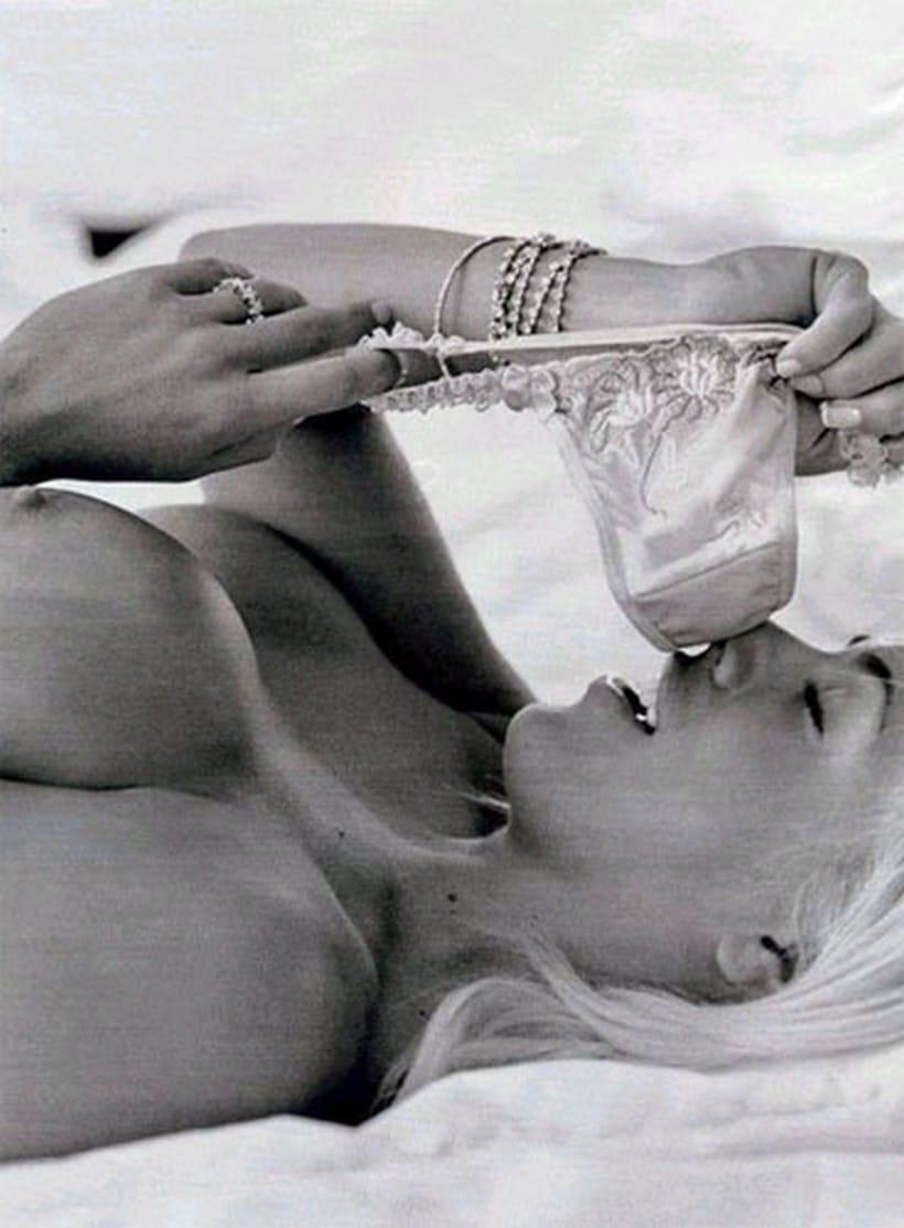 Fotos Playboy Joana Prado Feiticeira Abril 2002