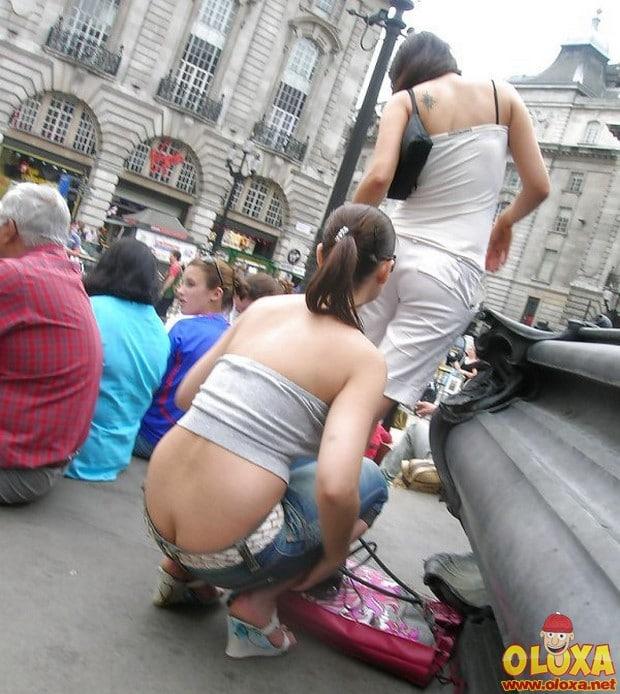 garotas pagando cofrinho 12