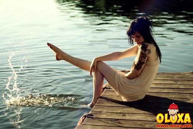 Pele marcada, olhar fatal, corpo de pecado.