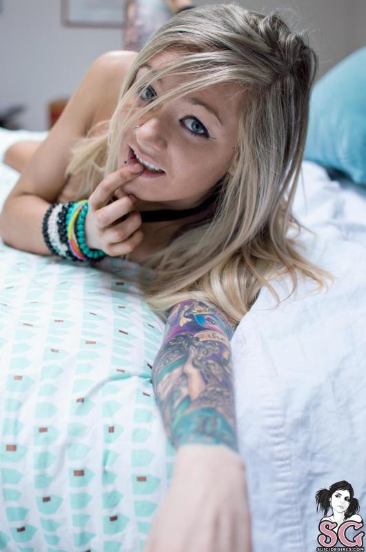 Loirinha linda e muito safadinha peladinha