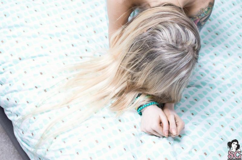 Loirinha linda e muito safadinha peladinha