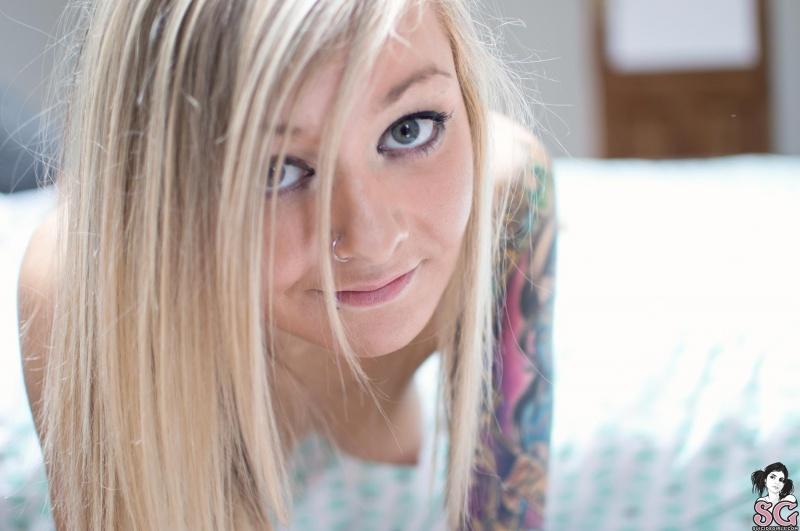 Loirinha linda e muito safadinha peladinha