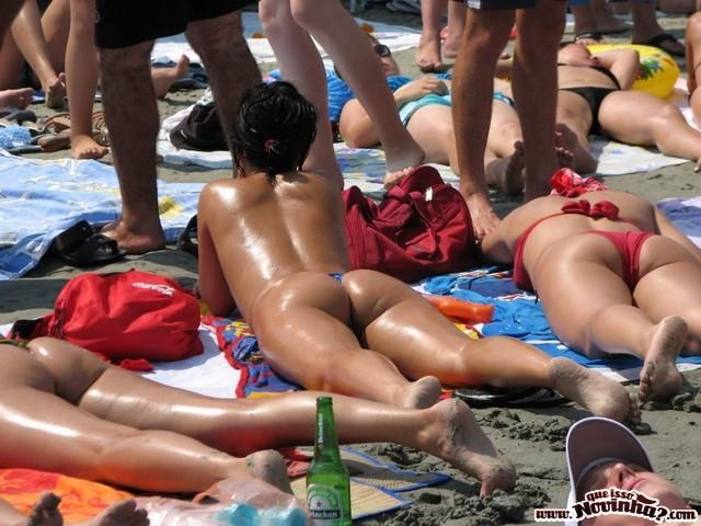 Gostosas Peladas na Praia de Nudismo Mostrando Tudo 23 gostosas na praia de nudismo 10