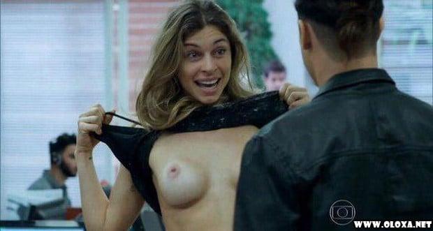 Grazi Massafera mostra os peitos em Verdades Secretas