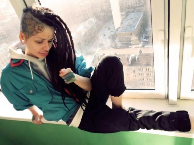 kristina rei labios tatuagem 13