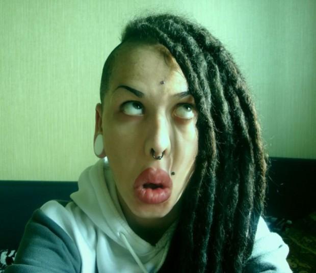 kristina rei labios tatuagem 2