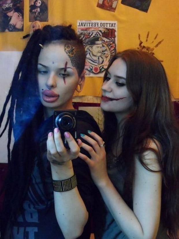 kristina rei labios tatuagem 22