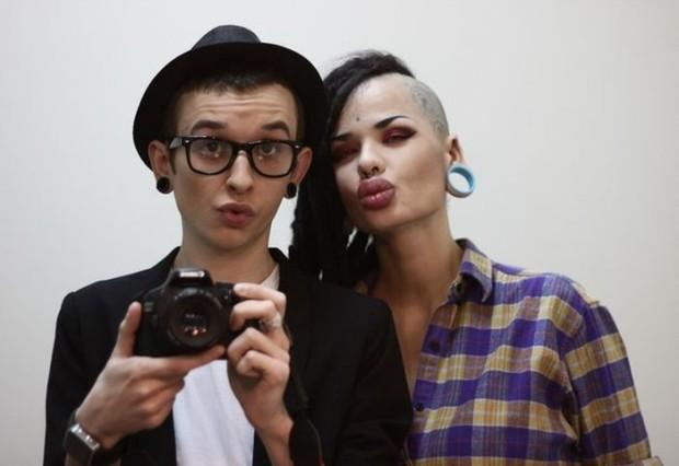 kristina rei labios tatuagem 24