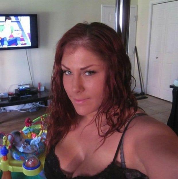 mamaes safadas tirando foto no espelho 1