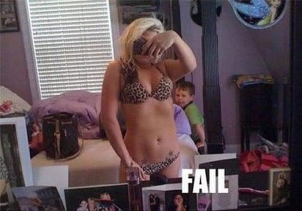 mamaes safadas tirando foto no espelho 7