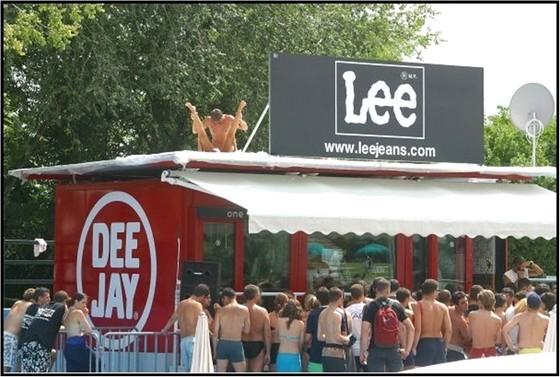 fazendo sexo em público