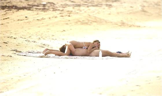 Pessoas fazendo sexo em público