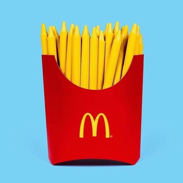 Veja algumas combinações que esse homem faz no photoshop