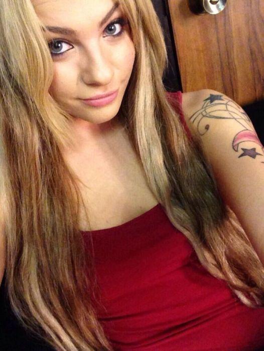 Estrelas Pornô na Vida Real – Sim, Elas Também Usam Roupa 54 oloxa-21