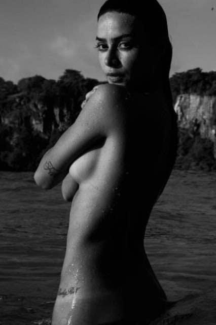 oloxa Thaila Ayala 15