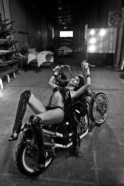 oloxa Thaila Ayala 19