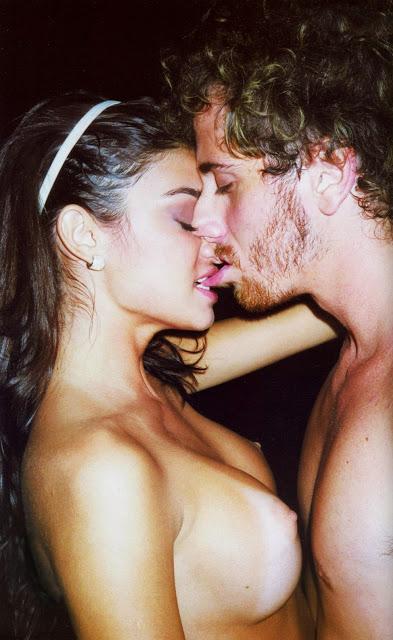 oloxa Thaila Ayala 24