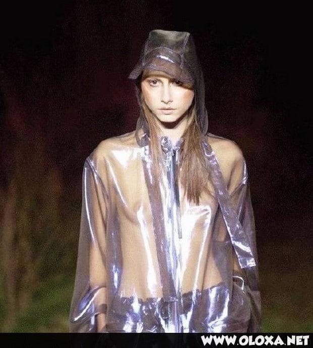 passarela lugar perfeito para mostrar os peitos 13