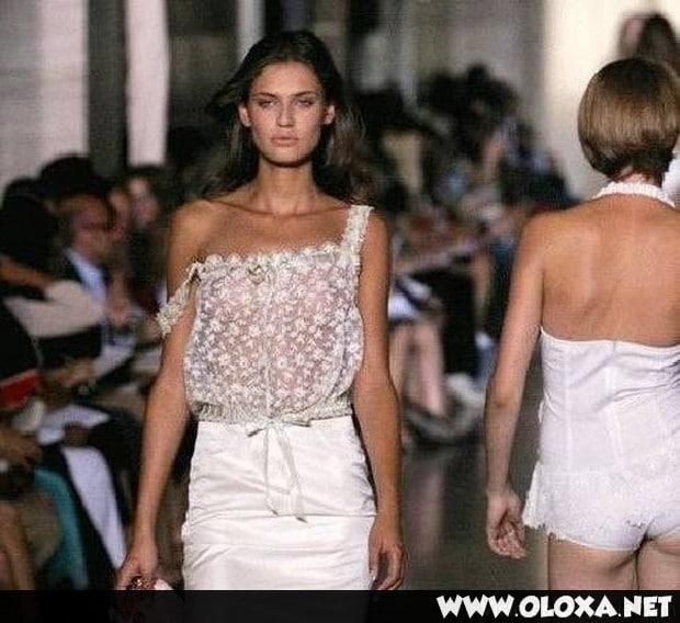 passarela lugar perfeito para mostrar os peitos 14