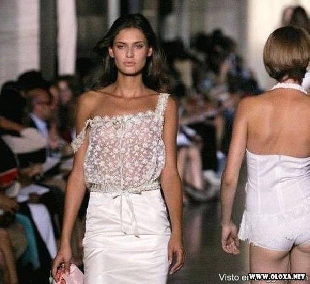 passarela lugar perfeito para se mostrar as tetas 14