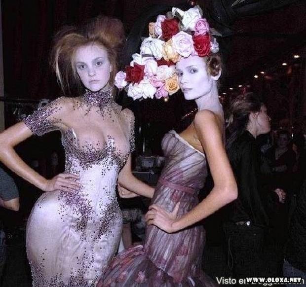 passarela lugar perfeito para se mostrar as tetas 71