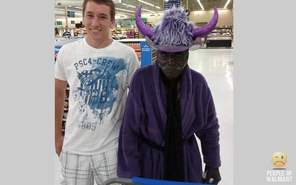 pessoas esquisitas em supermercado 18