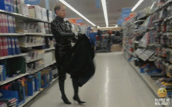 pessoas esquisitas em supermercado 21