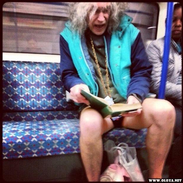 Gente pelada, fantasiada ou simplesmente fora da realidade