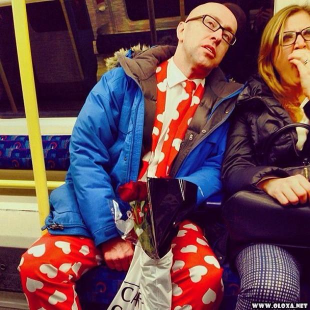 pessoas esquisitas no metrô (10)