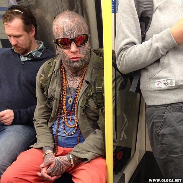 pessoas esquisitas no metrô (16)