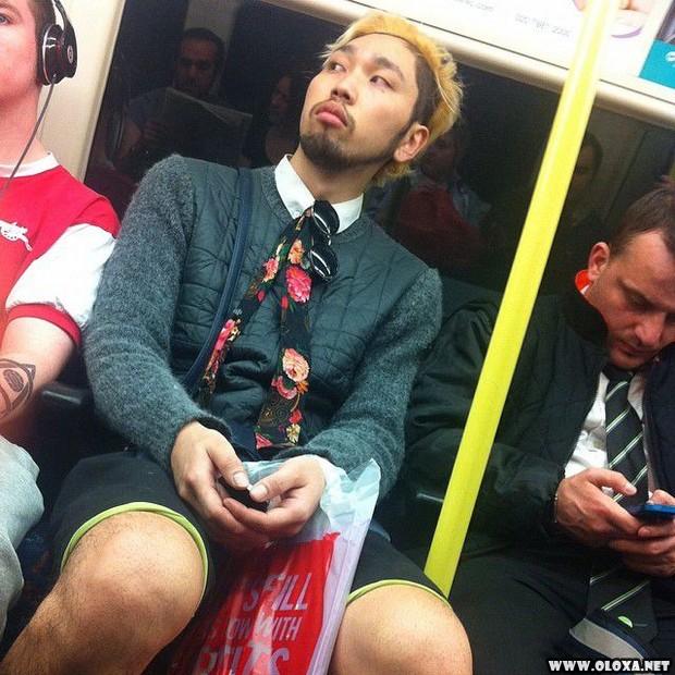 pessoas esquisitas no metrô (20)