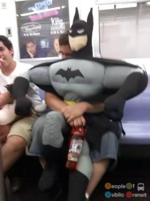 pessoas bizarras em metrô (29)