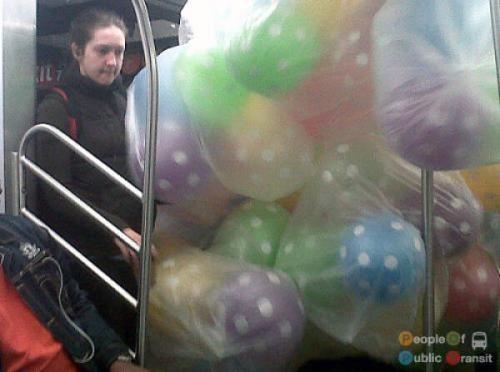 pessoas bizarras em metrô (7)