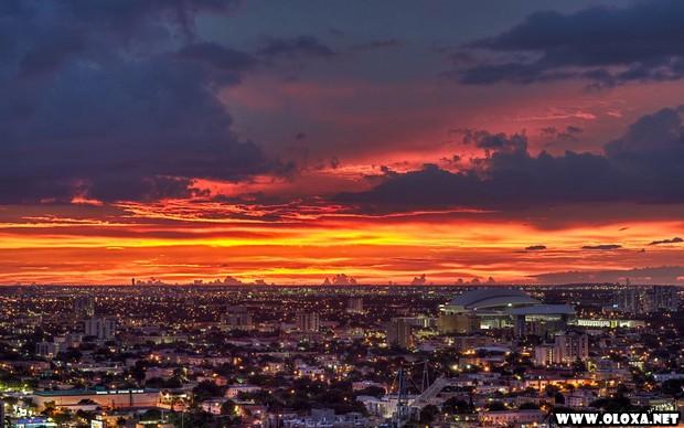 Fotos surpreendentes de relâmpagos em Miami