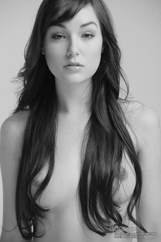 Essa é a pornstar Sasha Grey , uma delícia.