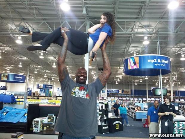 Imagens que provam quão gigantesco Shaquille ONeal realmente é