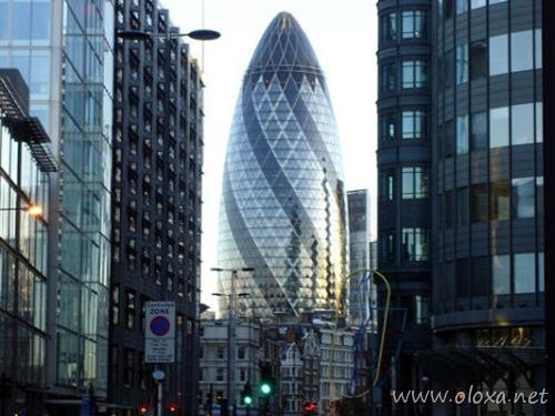 strange-skyscrapers-norman-foster-gherkin
