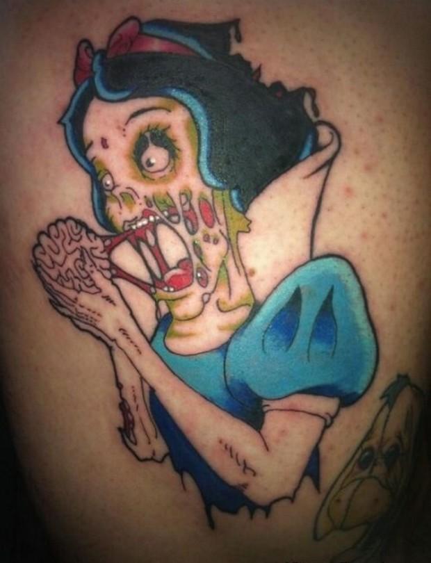 O Mickey viu isso... e chorou no banho.