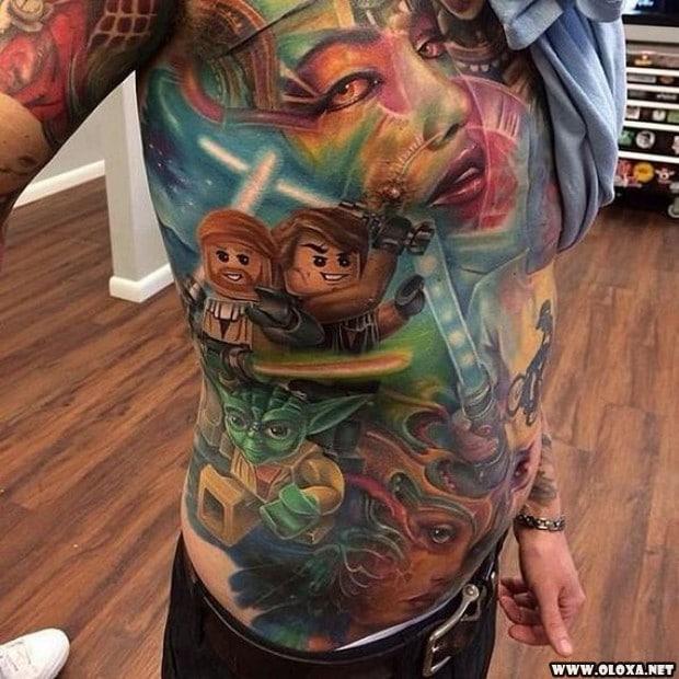 Quando a agulha vira pincel e o tatuador brinca de Deus na sua pele Quando a agulha vira pincel e o tatuador brinca de Deus na sua pele