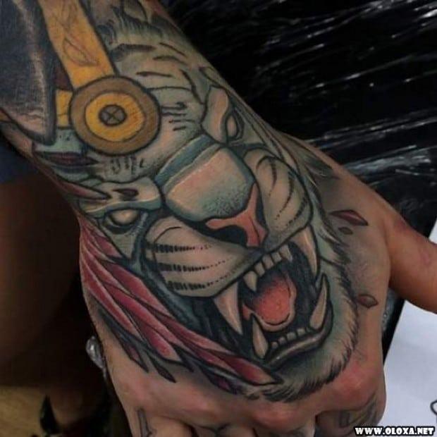 60 Tatuagens Realistas Tão Boas Que Vão Fazer Você Questionar a Realidade 27 tatuagens realistas impressionantes 14