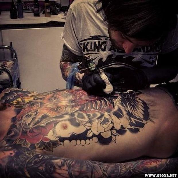 60 Tatuagens Realistas Tão Boas Que Vão Fazer Você Questionar a Realidade 22 tatuagens realistas impressionantes 9