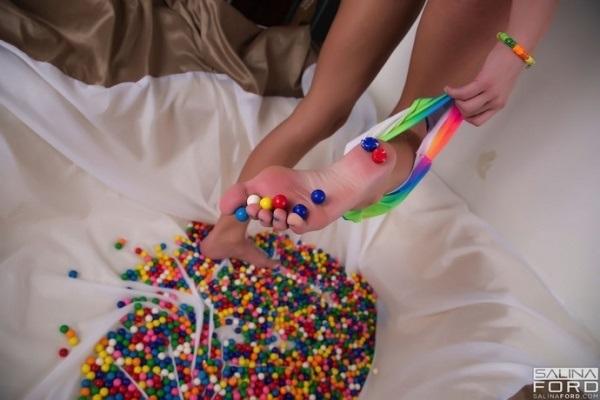 Gatinha muito linda e muito gostosa, uma delícia.