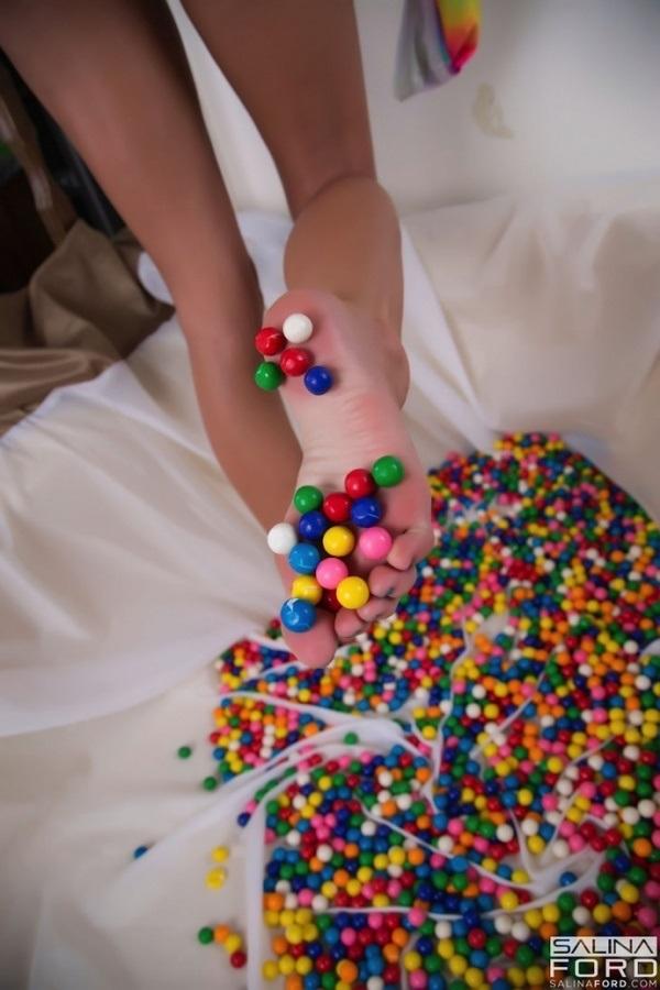 Gatinha muito linda e muito gostosa, uma delícia.