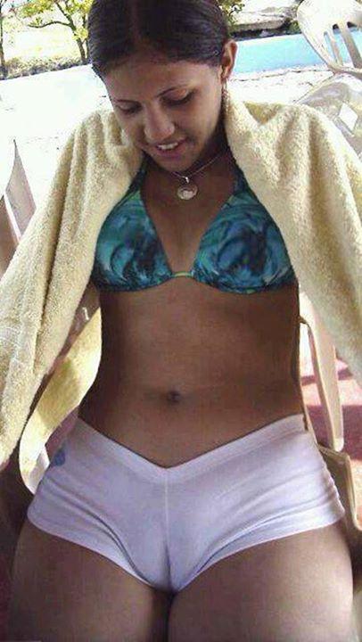 Tecido esticado, xoxota esmagando e volume indecente Tecido esticado, xoxota esmagando e volume indecente