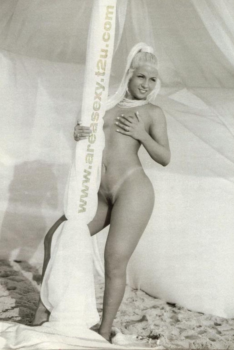 Playboy Abril 1998 Carla Perez 29 fotos 16